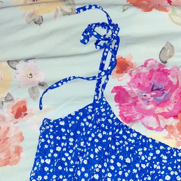 ✨ Flouncy Blue Floral Romper ✨ - Picture 3 of 6